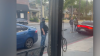 Agentes de ICE detienen a inmigrantes en parada de bus en Pasadena